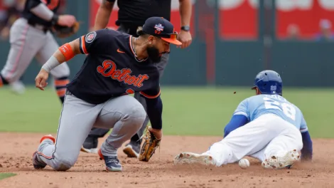 Royals beat Tigers 11-7 for 8th straight win